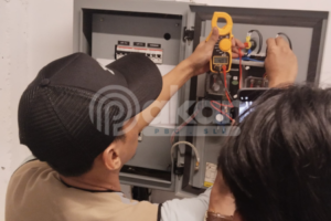 Contoh kesalahan dalam Site Plan seperti tata letak bangunan yang menabrak batas sempadan jalan dan tidak memperhatikan akses kendaraan.